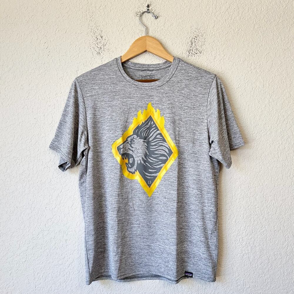 PATAGONIA Performance T-Shirt Heather Gray Lion Graphic Print SS Tee